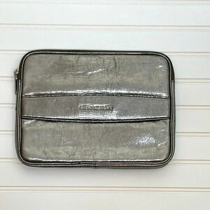 MICHAEL KORS Metallic Embossed-Leather Tablet Color Nickel